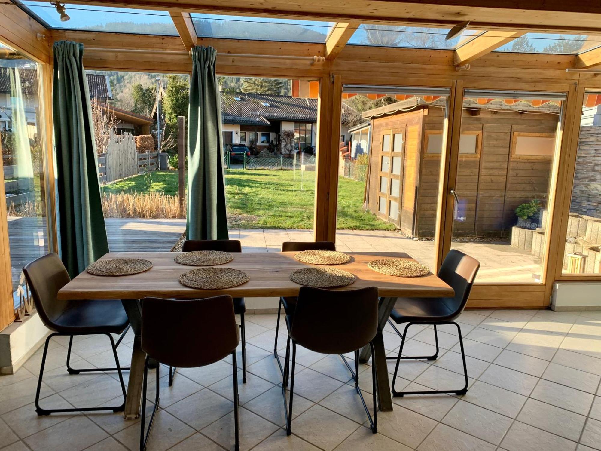 Kleines Reihenhaus Im Chiemgau Apartment Siegsdorf Bagian luar foto